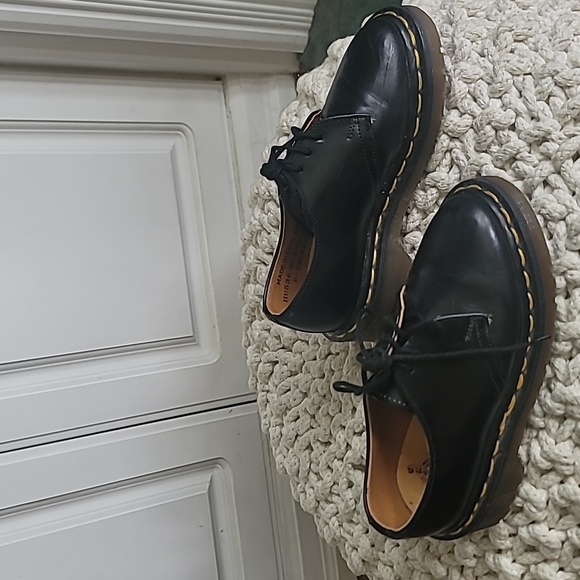 Kids Dr. Martens in Mint Condition - Picture 7 of 7